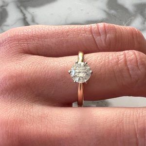 1.02 CT 14 KARAT YELLOW GOLD SOLITAIRE ENGAGEMENT RING
